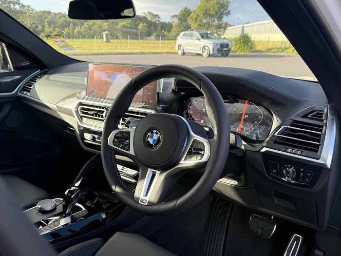 2025 BMW X4 M40i