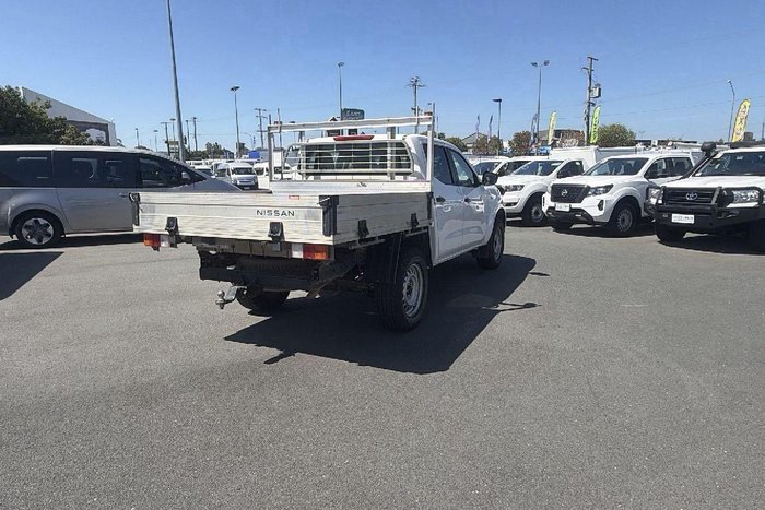 2022 Nissan Navara SL