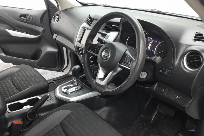 2021 Nissan Navara SL