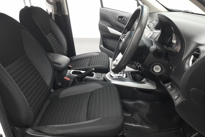 2021 Nissan Navara SL