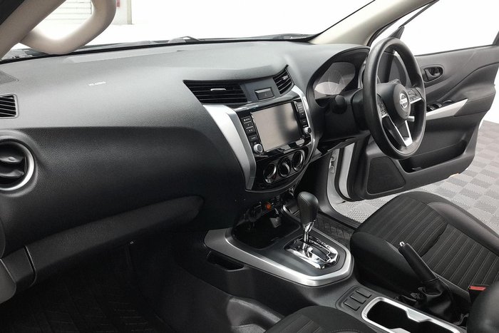 2021 Nissan Navara SL