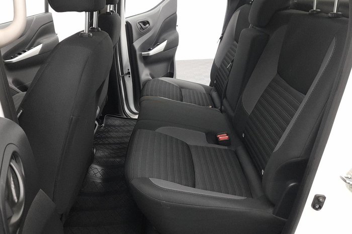 2021 Nissan Navara SL