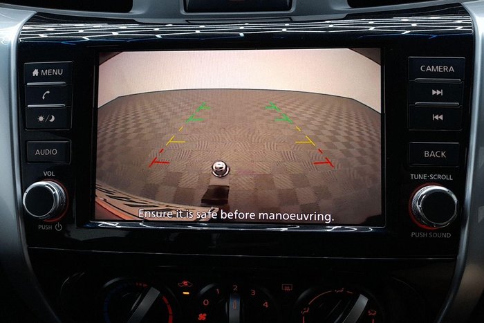 2021 Nissan Navara SL