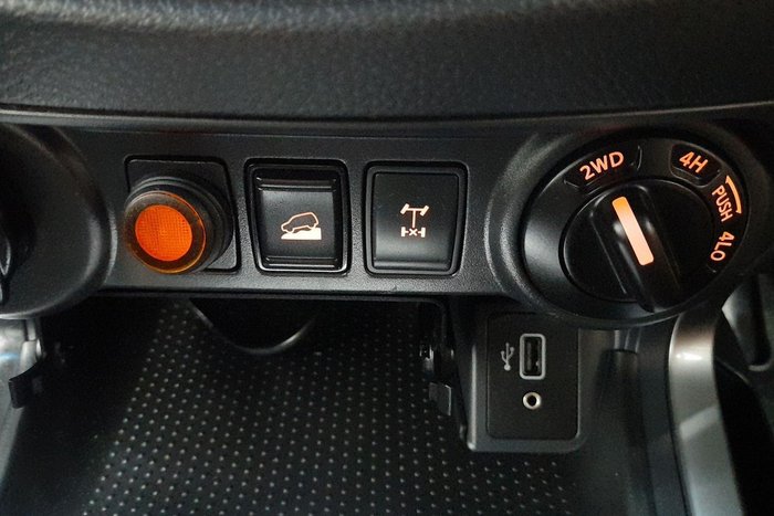 2021 Nissan Navara SL