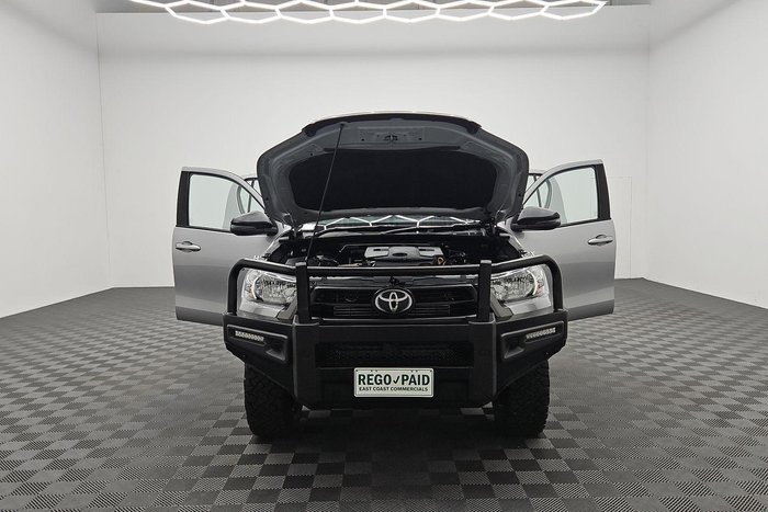 2023 Toyota Hilux SR