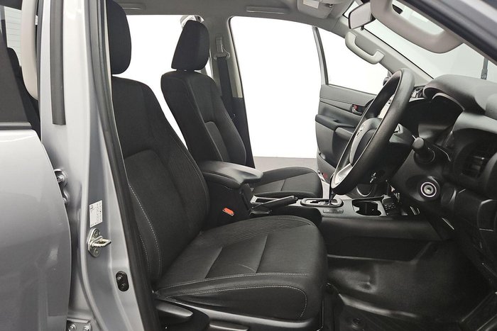 2023 Toyota Hilux SR