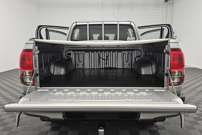 2023 Toyota Hilux SR