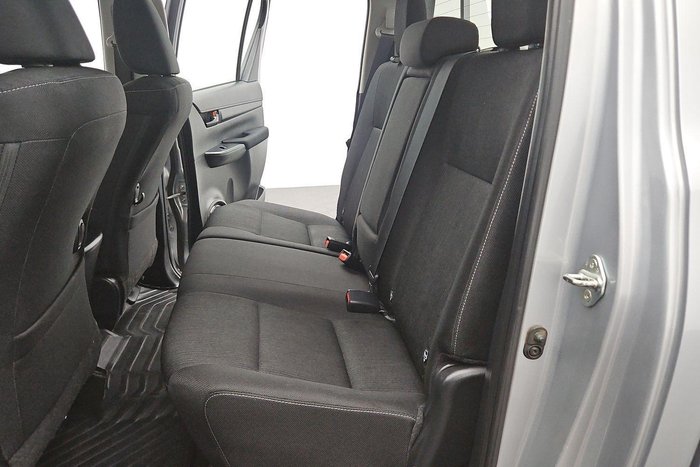 2023 Toyota Hilux SR