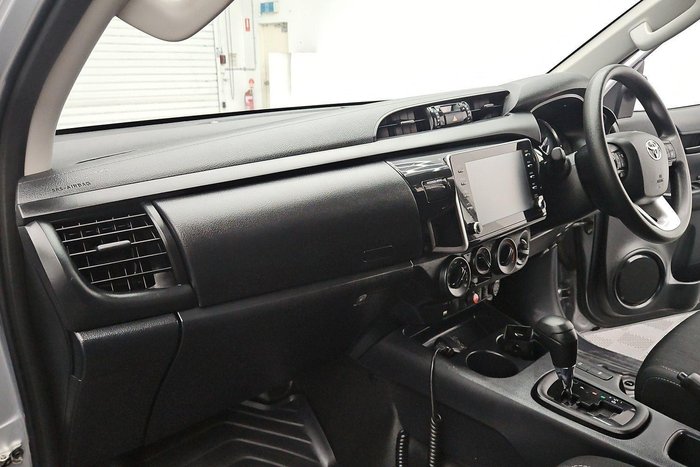 2023 Toyota Hilux SR