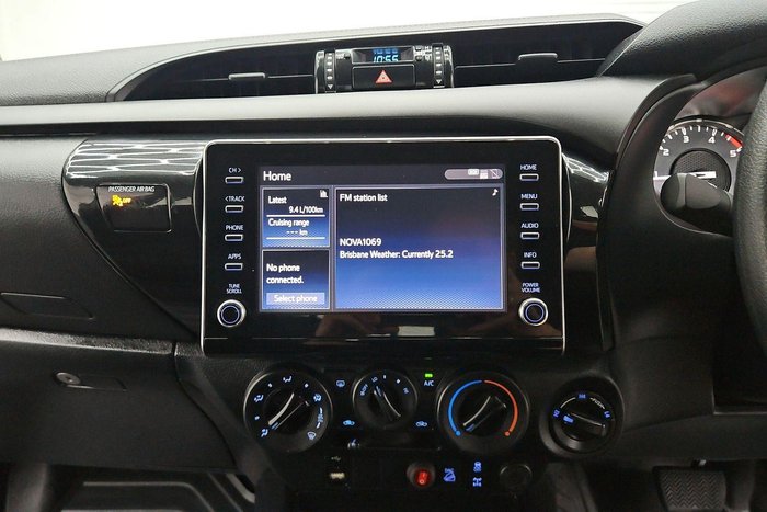 2023 Toyota Hilux SR