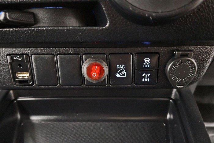 2023 Toyota Hilux SR