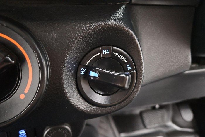 2023 Toyota Hilux SR