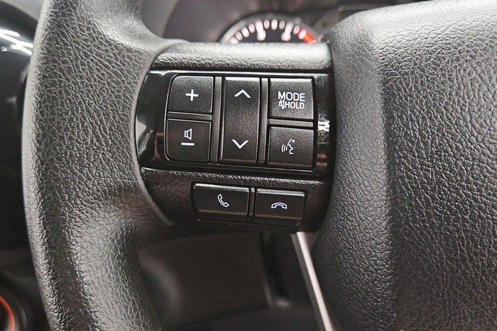 2023 Toyota Hilux SR