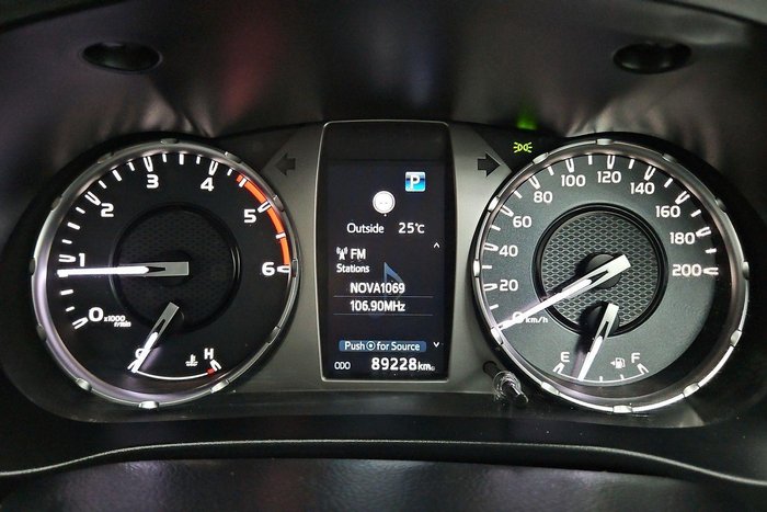 2023 Toyota Hilux SR