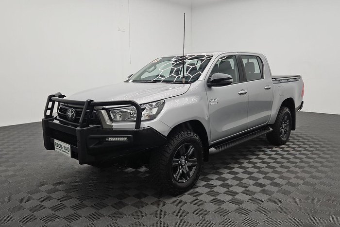 2023 Toyota Hilux SR