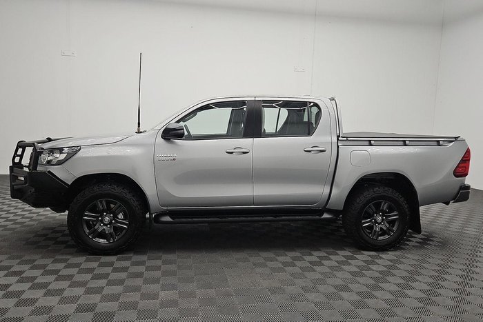 2023 Toyota Hilux SR