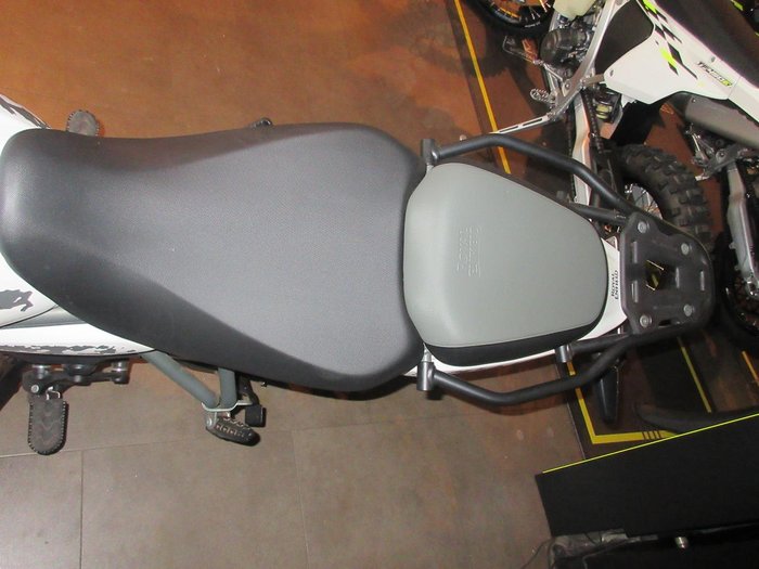 2024 Royal Enfield Himalayan 450 Himalayan White