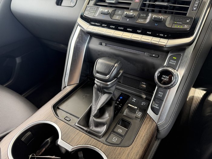 2024 Toyota Landcruiser VX