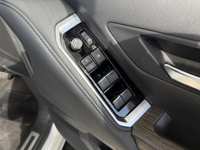 2024 Toyota Landcruiser VX