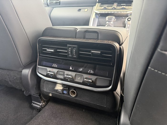 2024 Toyota Landcruiser VX