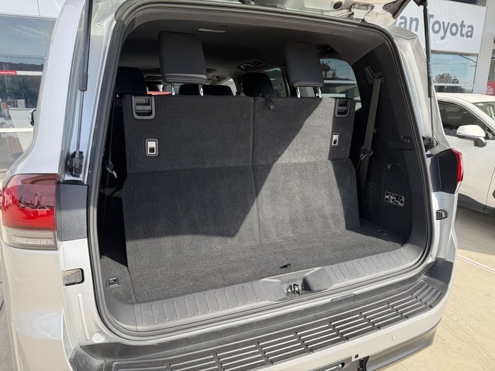 2024 Toyota Landcruiser VX