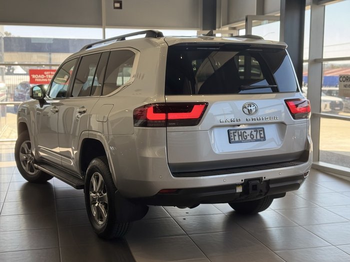 2024 Toyota Landcruiser VX