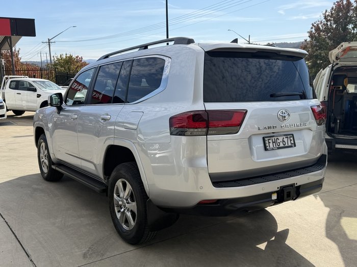 2024 Toyota Landcruiser VX