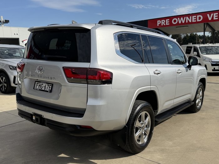 2024 Toyota Landcruiser VX