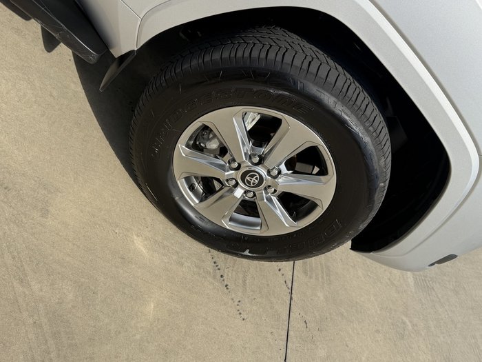 2024 Toyota Landcruiser VX