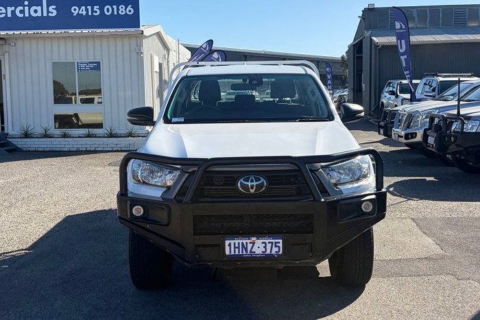 2022 Toyota Hilux SR