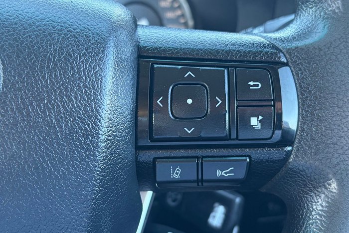 2022 Toyota Hilux SR