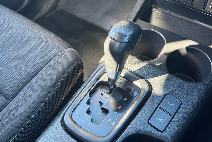 2022 Toyota Hilux SR