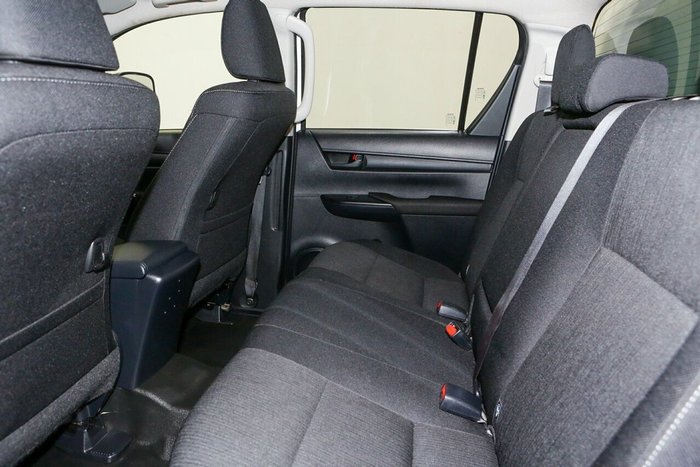 2020 Toyota Hilux SR5