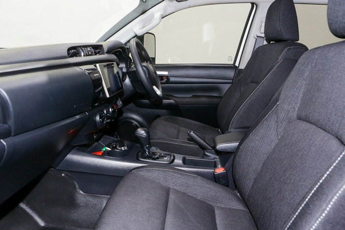 2020 Toyota Hilux SR5