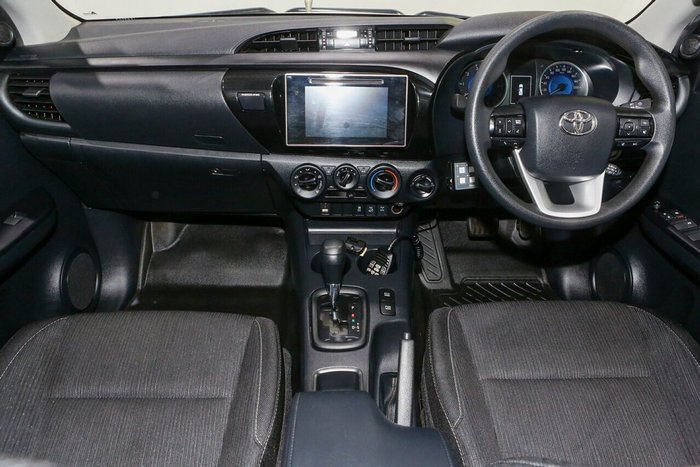 2020 Toyota Hilux SR5