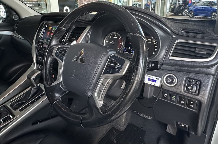 2016 Mitsubishi Pajero Sport GLS