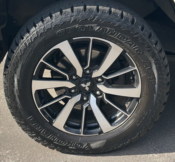 2016 Mitsubishi Pajero Sport GLS