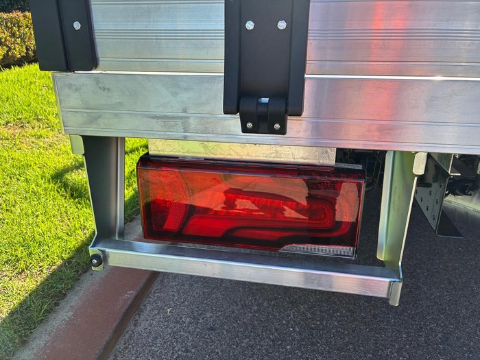 2026 Fuso Canter 515 Alloy Tray White