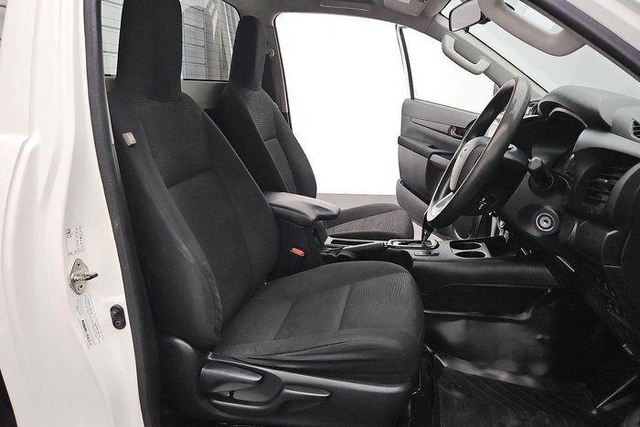 2020 Toyota Hilux SR