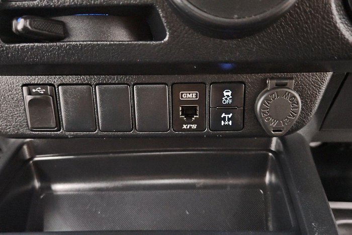 2020 Toyota Hilux SR