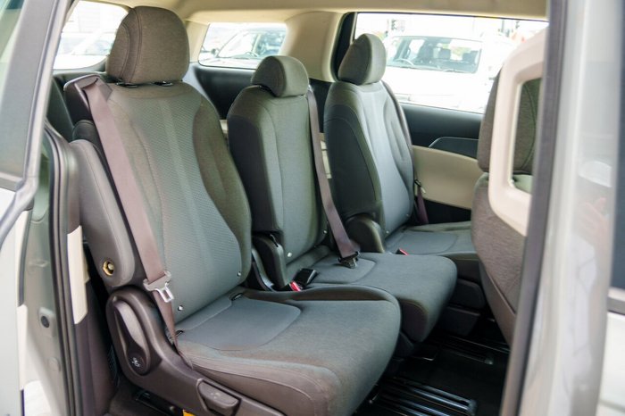 2023 Kia Carnival S