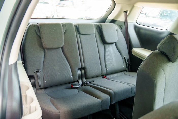 2023 Kia Carnival S