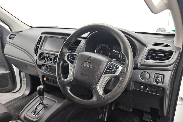 2022 Mitsubishi Triton GLX