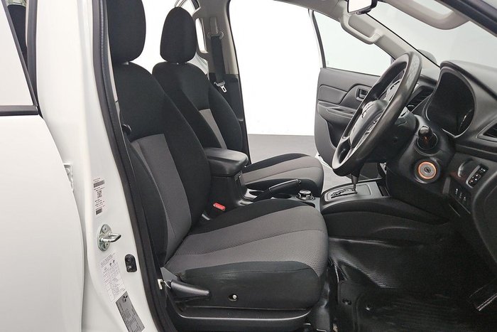 2022 Mitsubishi Triton GLX