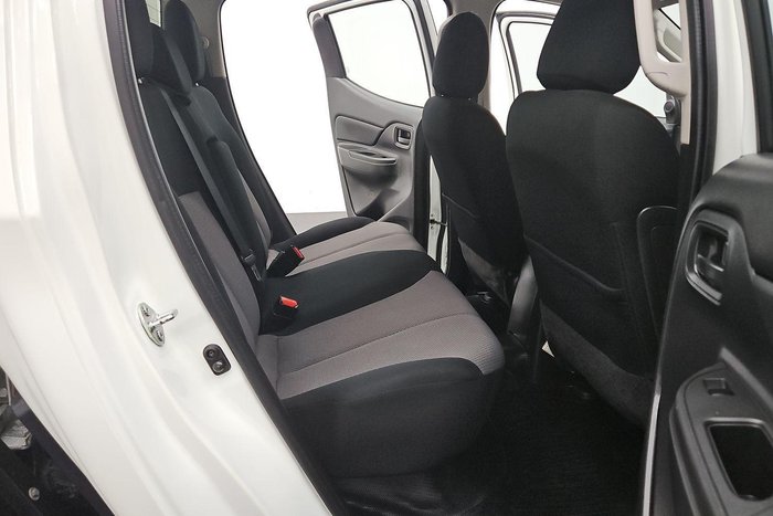 2022 Mitsubishi Triton GLX