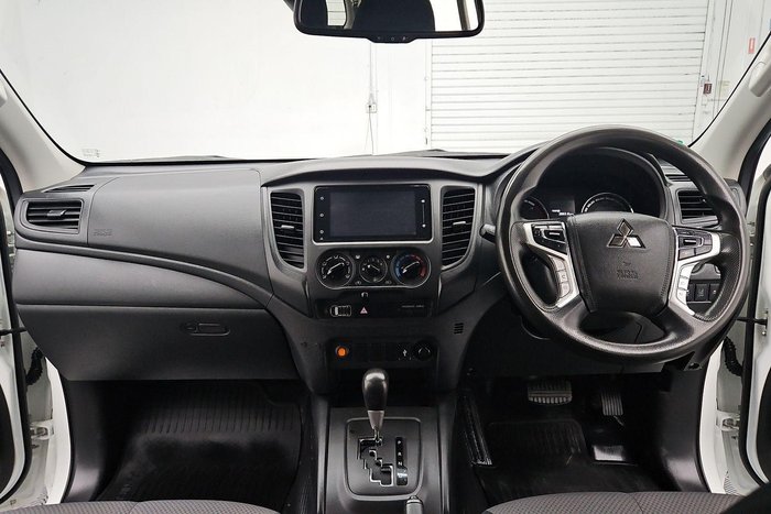 2022 Mitsubishi Triton GLX