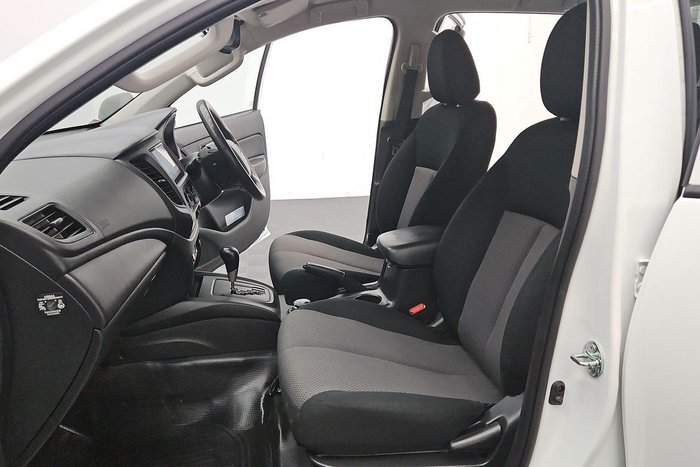 2022 Mitsubishi Triton GLX