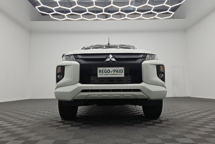 2022 Mitsubishi Triton GLX