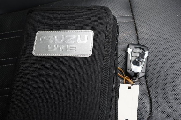 2021 Isuzu MU-X LS-T
