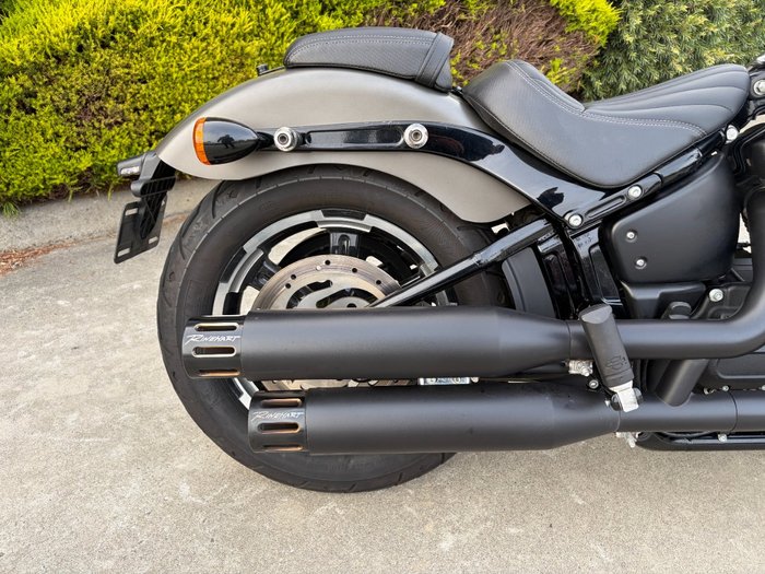 2018 HARLEY-DAVIDSON FXBB STREET BOB Grey